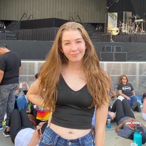 Meet your Posher, Mia